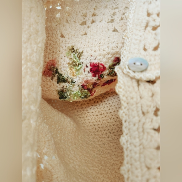 Laura Tayler Beige Crochet Cardigan Floral Embroidered Sweater Size L - Picture 15 of 15